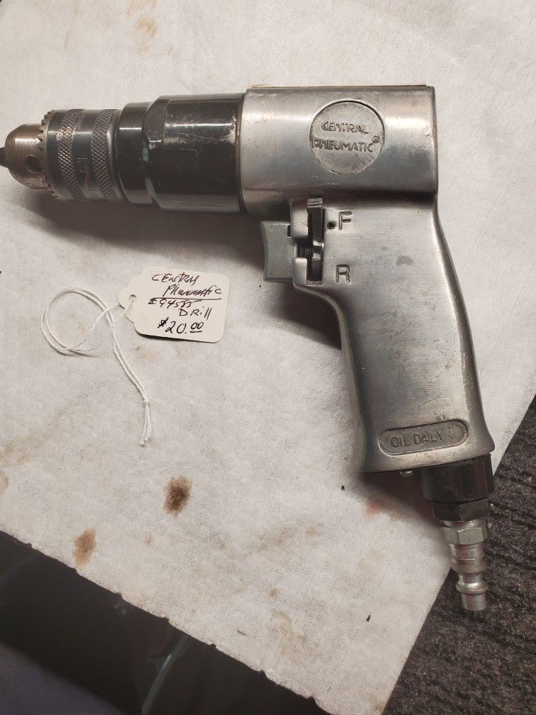 Central Pneumatic - 94585. Air Drill.