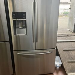 70X36X33 Samsung French Door refrigerator Stainless Steel/ Nevera Tres Puertas 