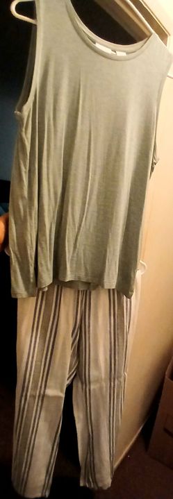 Linen out fit. Size Large....