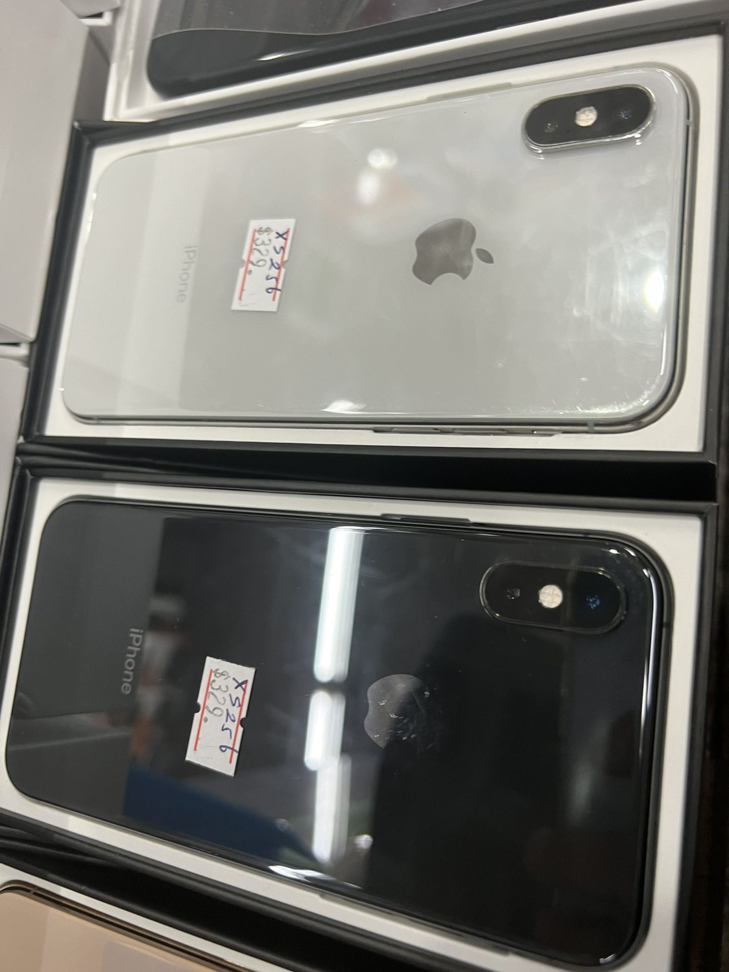 XS 256 GB FACTORY UNLOCKED