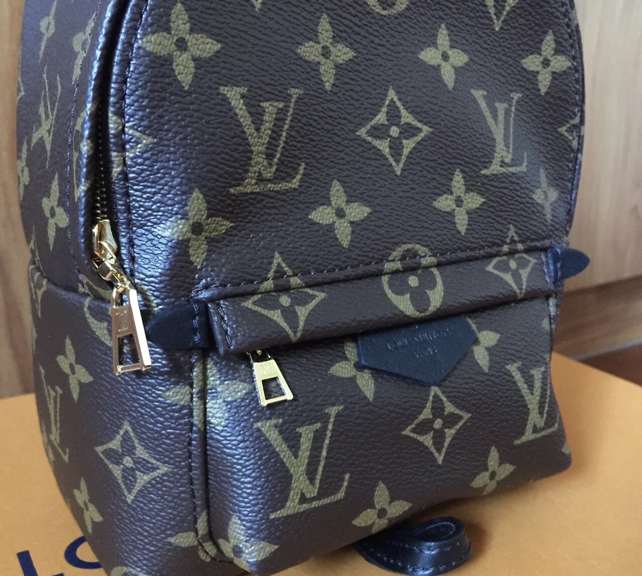 Classic women's backpack