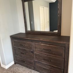GORGEOUS Set Matching Wood Dressers 