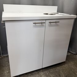 Custom Salon Cart on Wheels – Corian Top – Excellent Condition