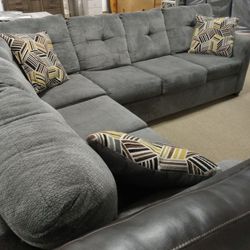 Tufted Nice Beautiful Couch New