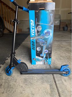 *Neon Vector Scooter Blue (Kids 5-9 yrs old) - Like New