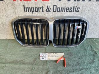 2024 - 2025 BMW X7 G07 M FRONT BUMPER GRILLE OEM AY73942