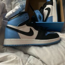 Nike Air Jordan 1 Retro High OG "UNC Toe" sneaker 