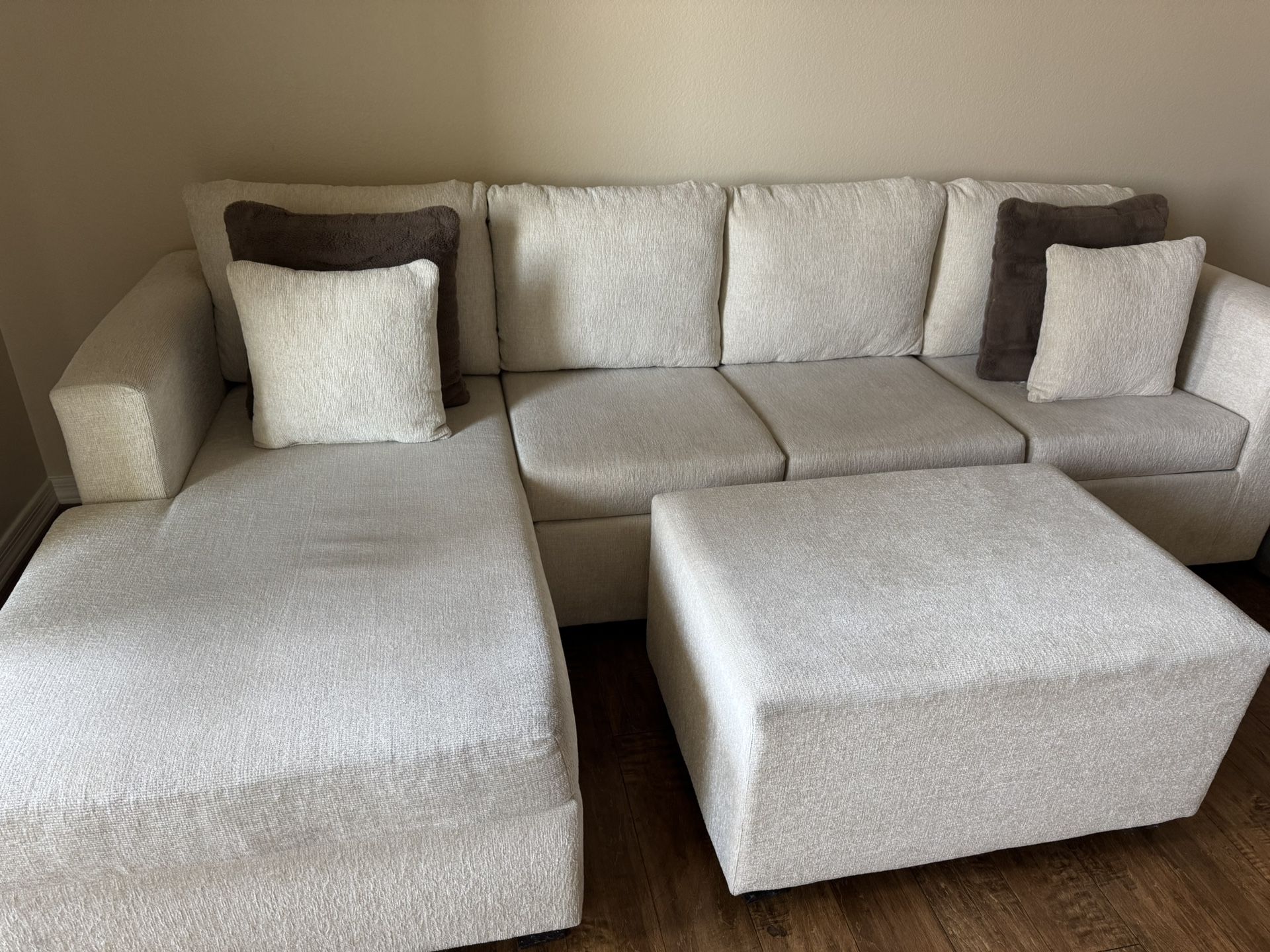 Sectional Couch With Chaise &Ottoman