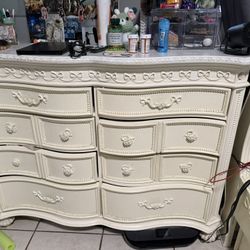 3 Piece Bedroom Set- Dresser, Bed, Desk 
