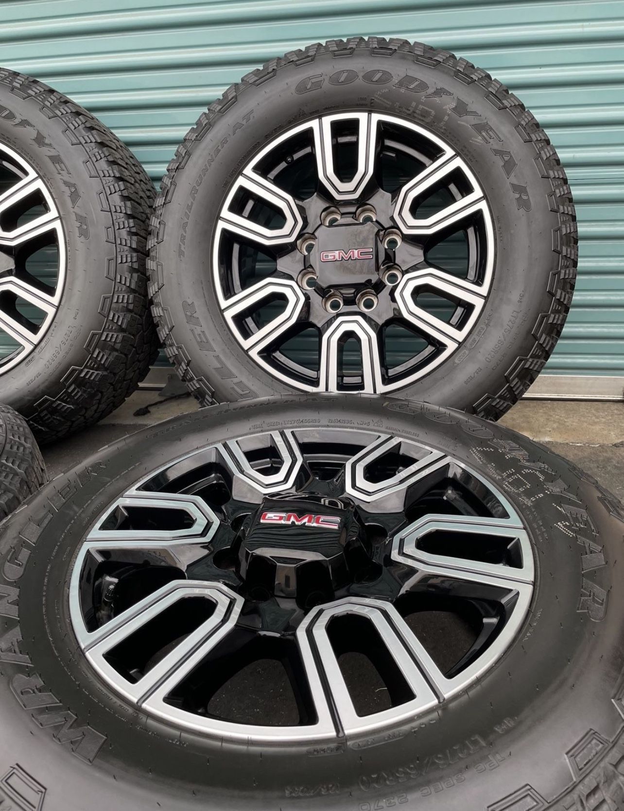 GMC Sierra 2500 & 3500 AT4 Silverado Wheels Rims Tires Rines 2022 for ...