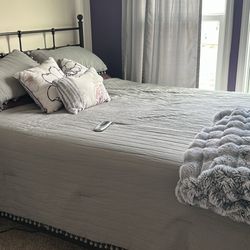 Queen Size Mattress With Elevation, Metal Frame Included 