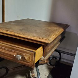 Wood End Table / Coffee Table