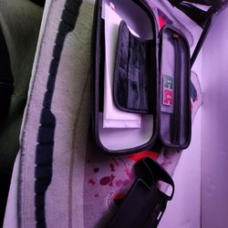 switch case with 2 screen protectors