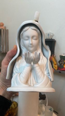 Statue figure