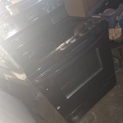 Fridgeaire Glasstop Stove