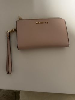 Micheal Kors Pink Wallet