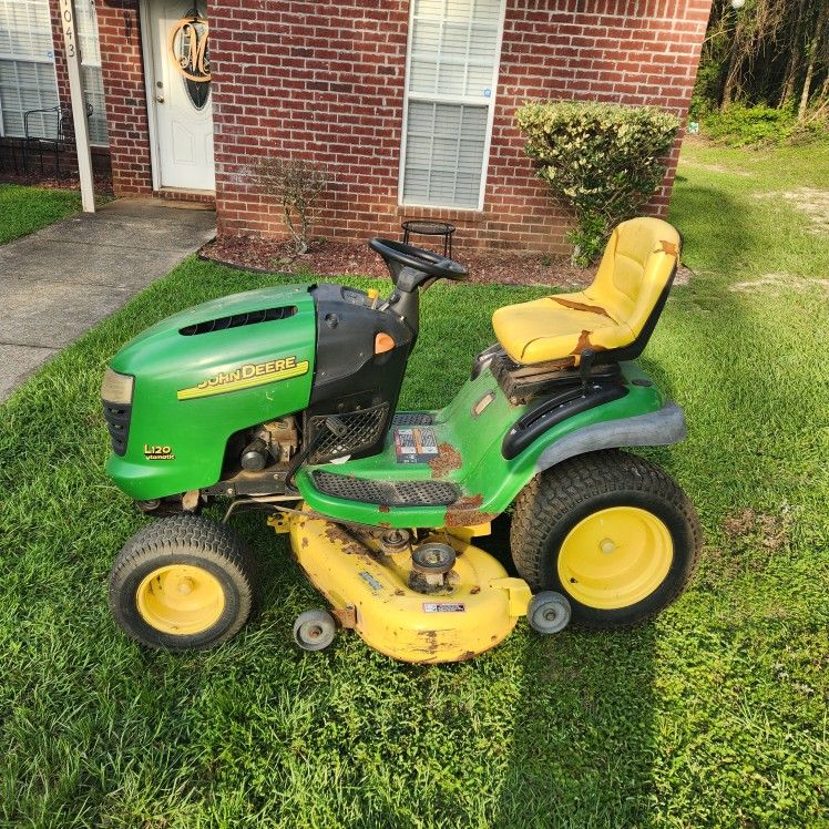 John Deere L120 Mower