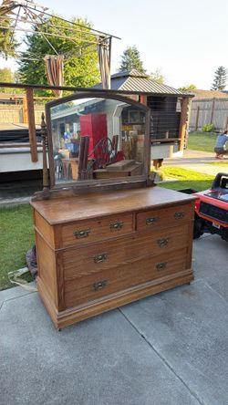 Vintage dresser