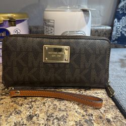 Michael Kors Wallet Wristlet