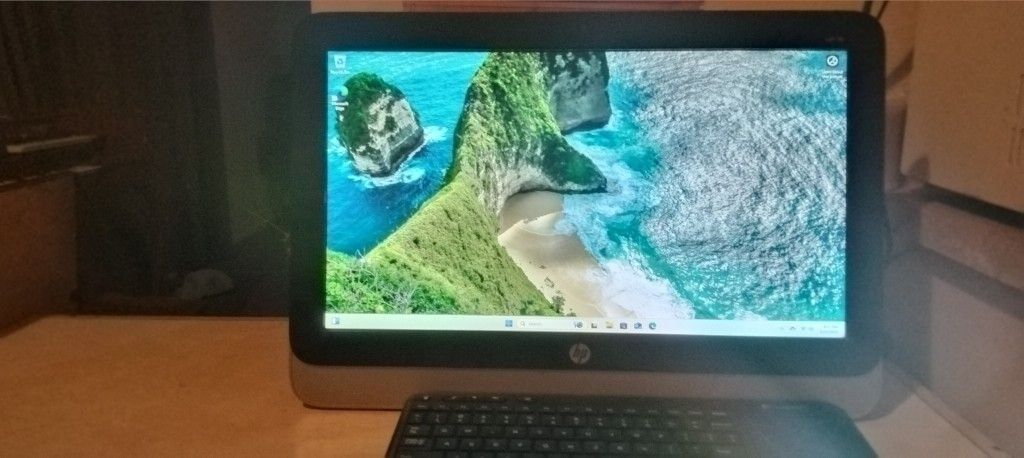 HP ALL IN ONE 19.5IN SCREEN WIN11 Home