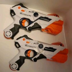 Nerf Guns two lot of two pistols light up 