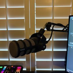 Rode Podmic, Stand, And Xlr Cable