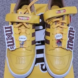 NEW - ADIDAS FORUM LOW 84 M&M'S X ADIDAS - MEN'S (GY1179).
Size 9