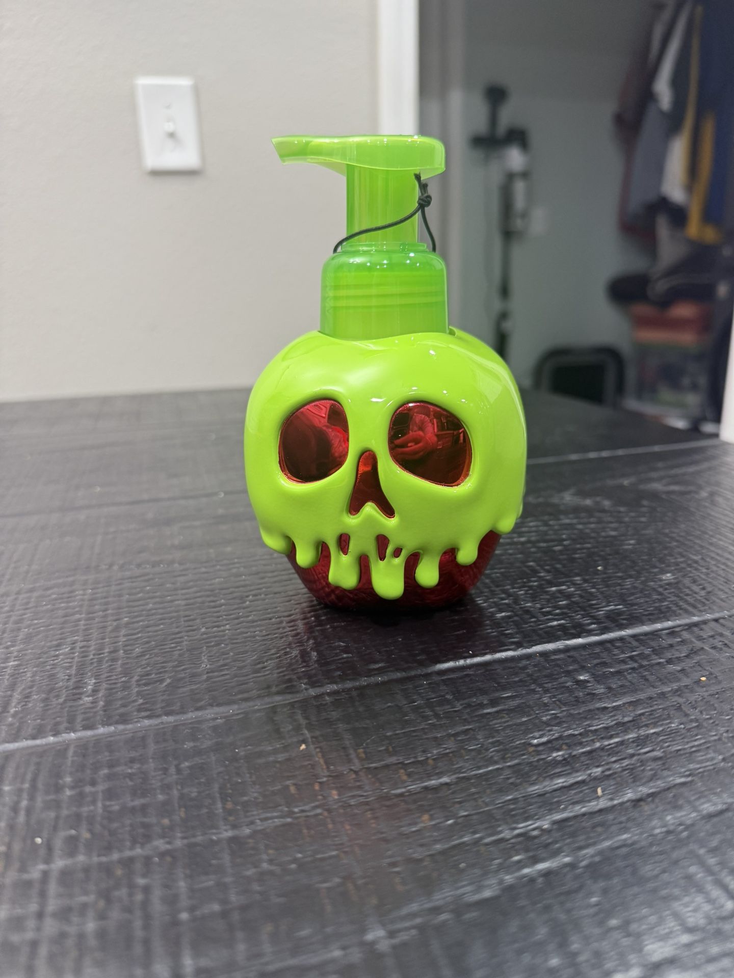 Bath And Body Works Villains Poison Apple Soap Dispenser