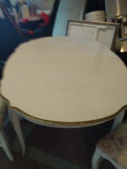 Solid wood dinning room table and chairs