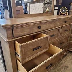 Dresser,mirror,8drawers