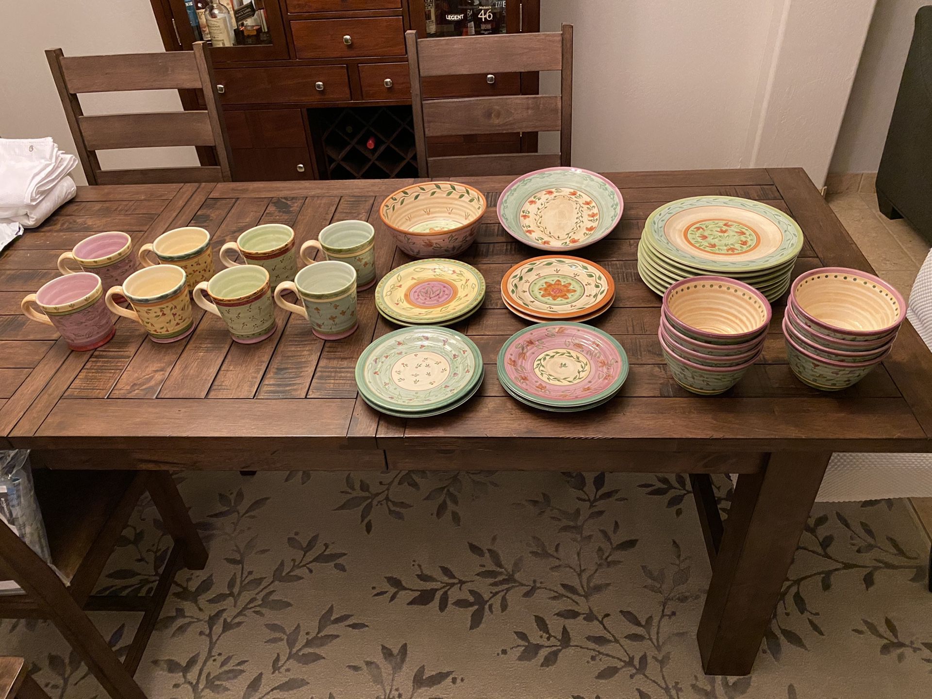 Beautiful ornate 34 piece FIESTA Brand dinnerware set!