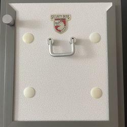 Security Boss Pet Door (small 6"x7.5")