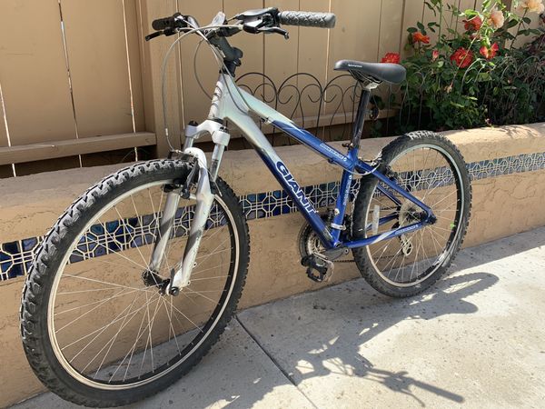 GIANT BOULDER SE WOMENS MTB BIKE for Sale in Chula Vista, CA - OfferUp