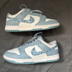 Dunks Blue Paisley Women’s Size 8