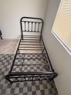 Twin bed