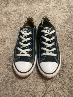 Converse All Star Chuck Taylor low top sneakers size 3 US