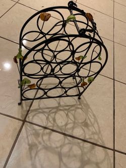 Wine rack with glass leaves