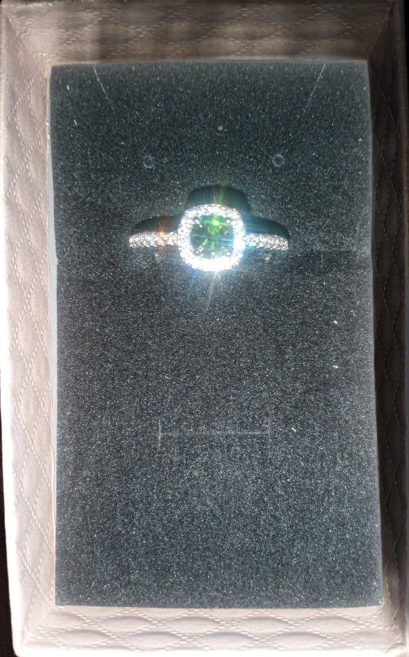 Diamond Luxury Green Square Halo Ring