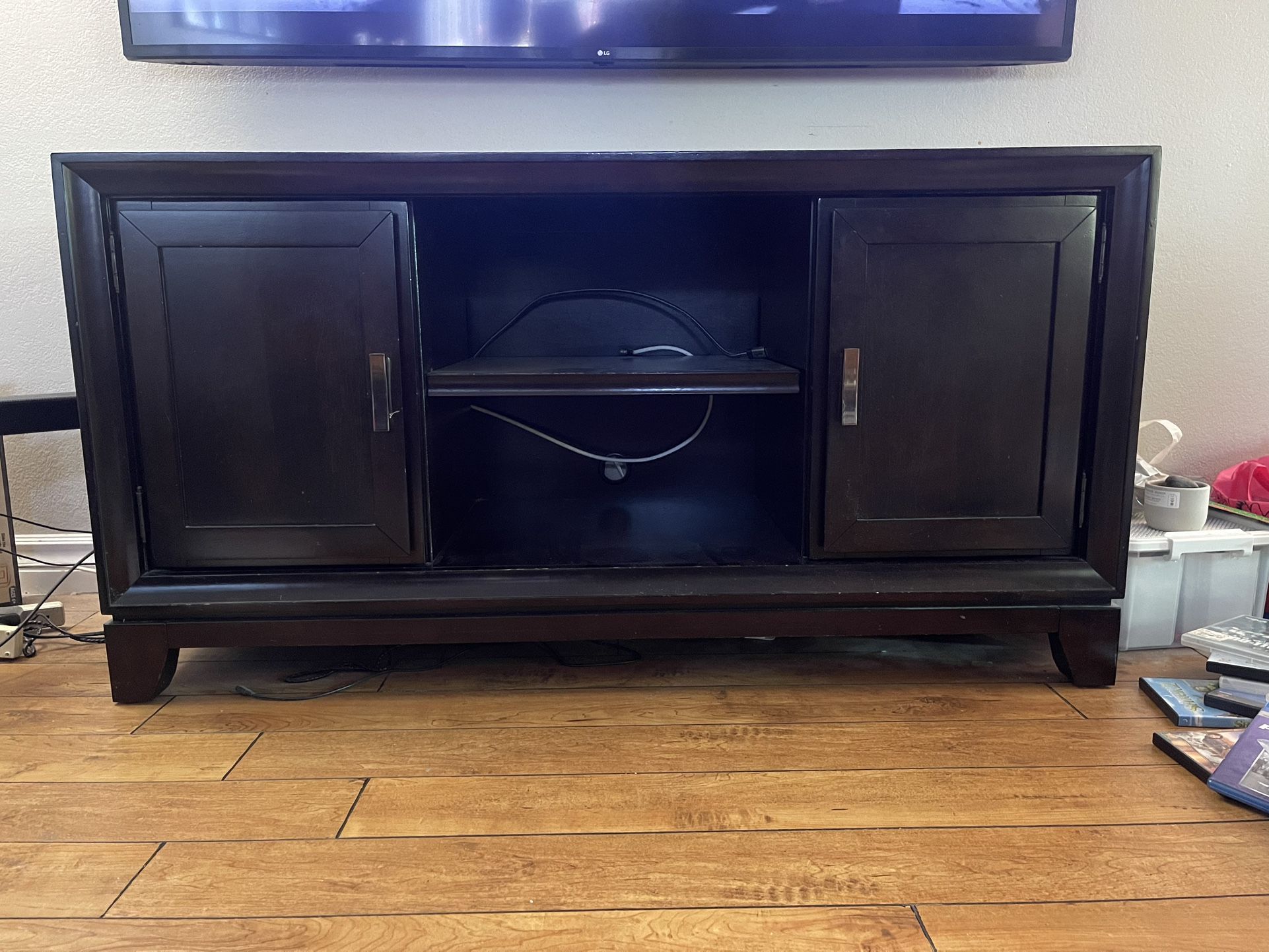 TV CABINET 