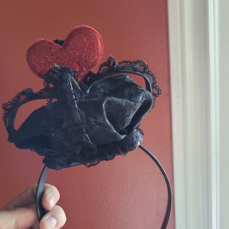 Queen Of Hearts Headband