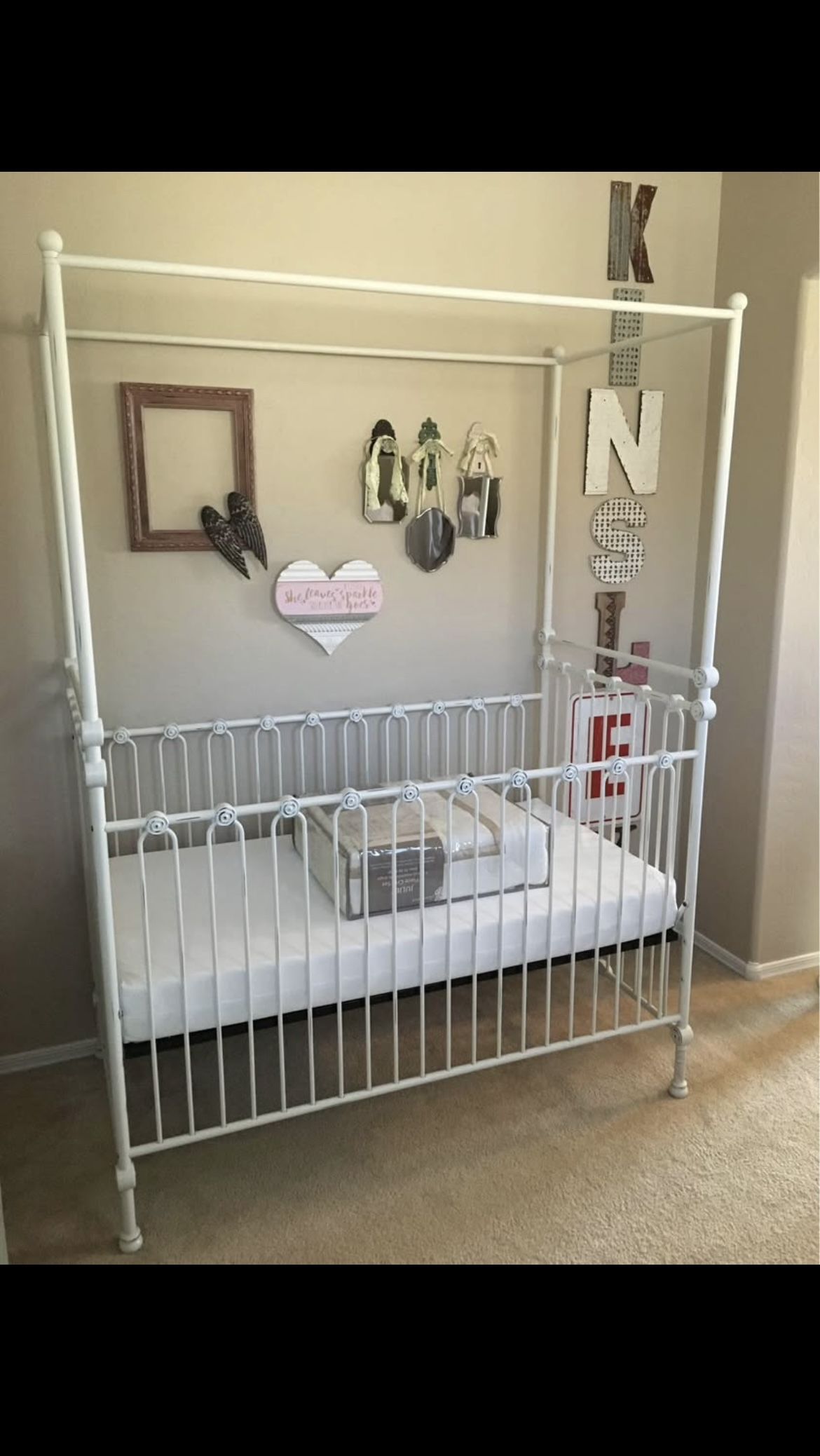 Bratt Decor Joy in convertible crib