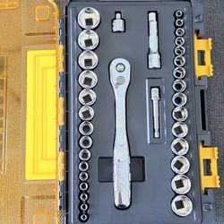 Dewalt 1/4” & 3/8” Driver Socket Set (34-Piece)