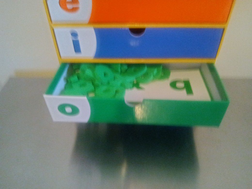 I Can Read Shelf with Letters & Numbers 