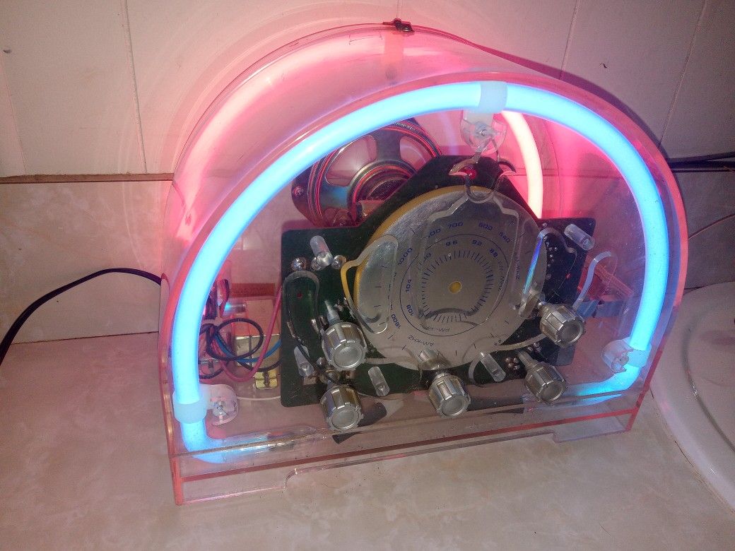 Antique Neon Am/Fm/cassette Tape Radio