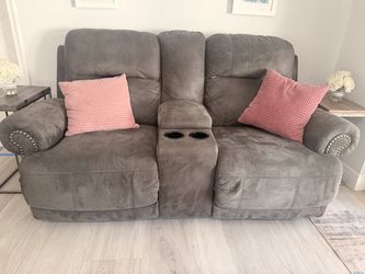 Double Reclining Power Loveseat w/ Console in Gray