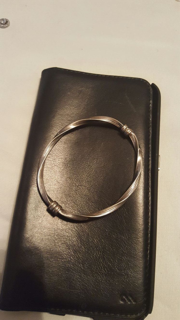 Sterling silver bangle bracelet.