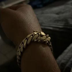 10k Gold Solid Bracelet