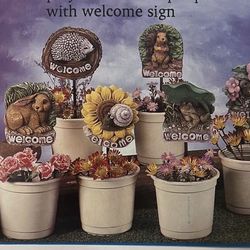 NEW with box polyresin flower-pot picks with welcome sign garden gift