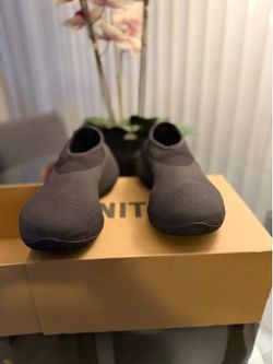 Yeezy Knit RNR Fade Onyx – Size 8 US