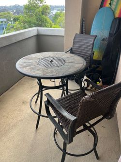 Outdoor table and 2 chairs